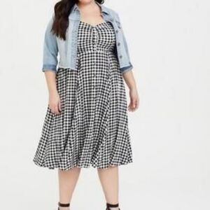 Size 1X Torrid Challis button front Midi Dress